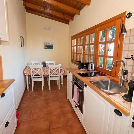 Villa Rina Deluxe And Cottage Porto Ceresio Ngoại thất bức ảnh