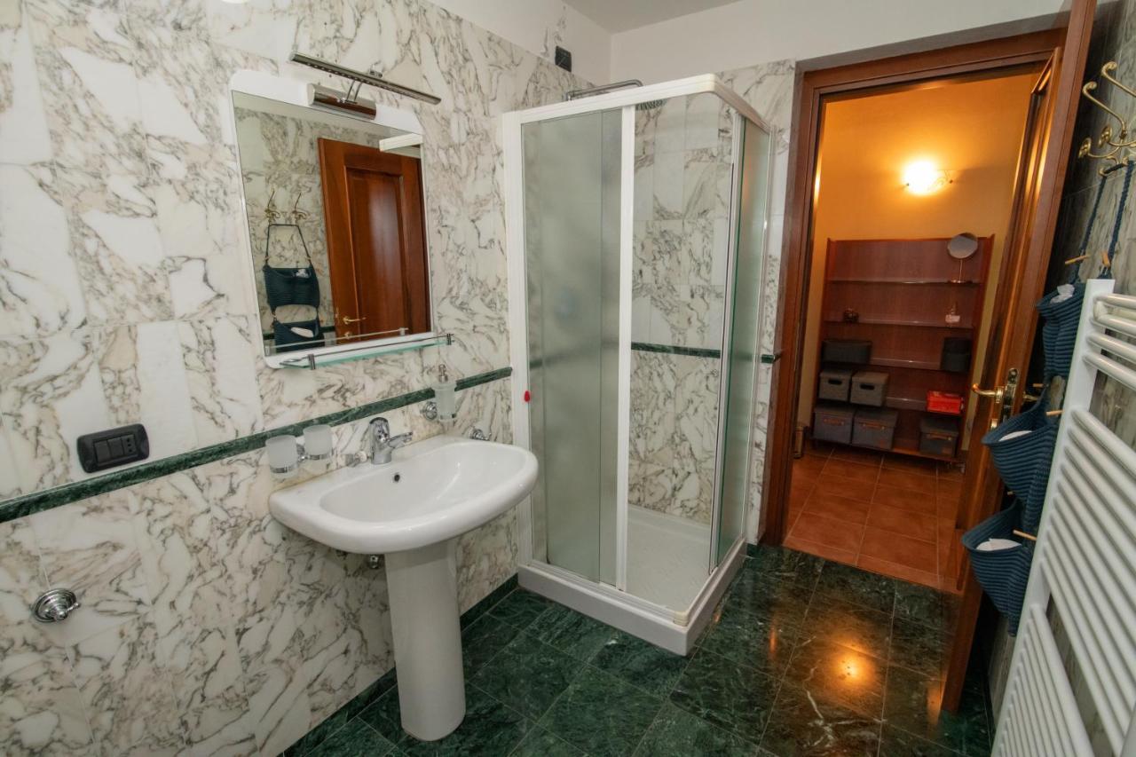 Villa Rina Deluxe And Cottage Porto Ceresio Ngoại thất bức ảnh