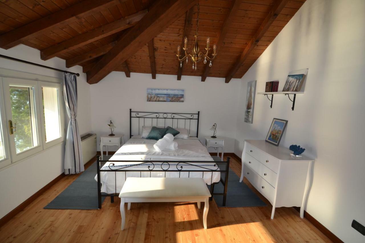 Villa Rina Deluxe And Cottage Porto Ceresio Ngoại thất bức ảnh